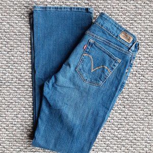 Levi 526 slender boot cut size 8